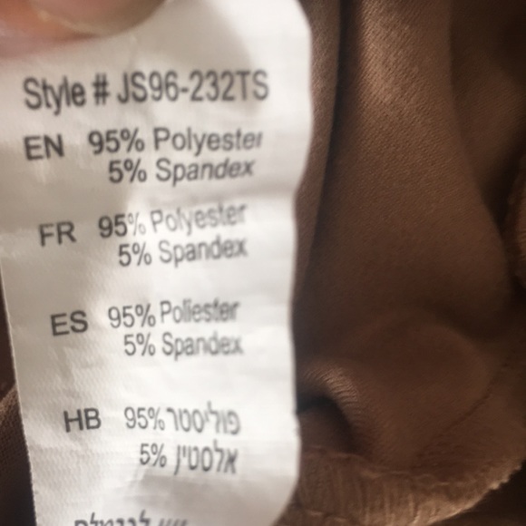 Twist Knot V-Neck Crop Top - Picture 9 of 12